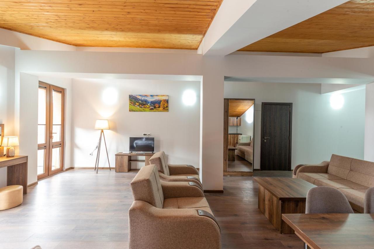 Pine Chalets By Ka Group Gudauri Eksteriør billede