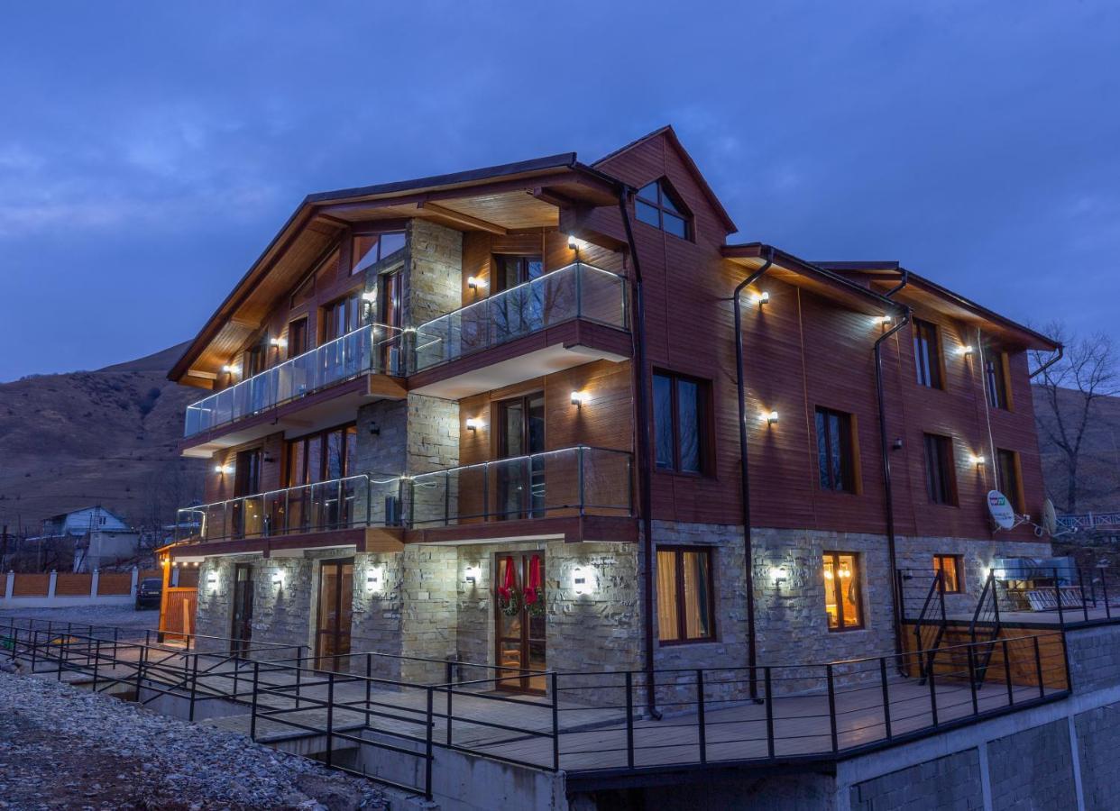Pine Chalets By Ka Group Gudauri Eksteriør billede